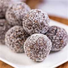 7 Easy Protein Balls Recipes To Build Muscle & Satisfy Cravings