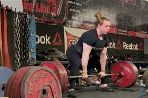 Kristy Hawkins Pulls Over 272.1 Kilograms (600 Pounds) with Sumo Deadlift for First Time